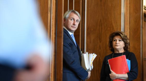 rovana plumb si a achitat creditul scrisoare inainte de sedinta extraordinara a comisiei juri