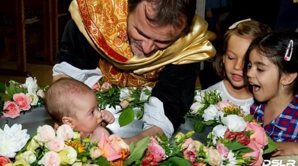 fratele monicai anghel si a botezat cea de a treia fetita ce nume poarta nepoata artistei vine de la duhovnicul nostru