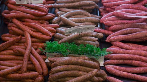 carnatii de plescoi produs romanesc recunoscut si protejat in ue alte cinci alimente romanesti recunoscute