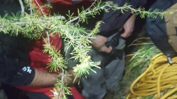 turist ratacit cu google maps in muntii bucegi vremea nefavorabila