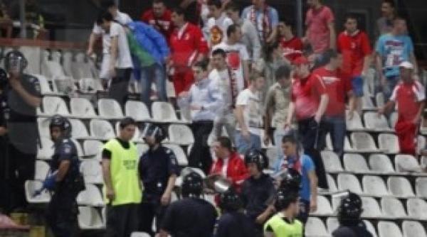 incidente dupa fcsb dinamo fanii s au batut altercatie generala