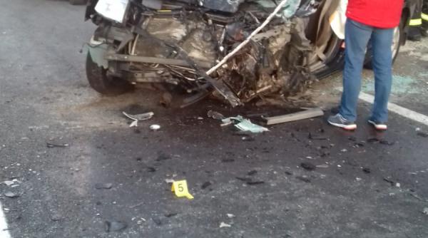 doi soferi incarcerati in urma unui accident pe dn13 judetul brasov