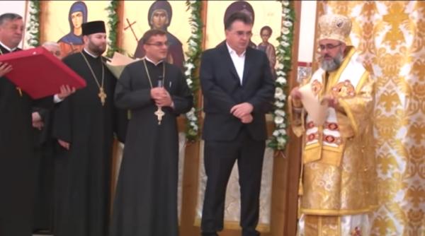 video un preot a vrut sa i sarute mana lui marian oprisan care a fost reactia