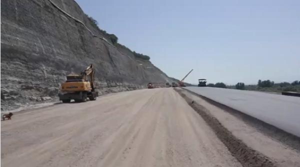 cnair  lotul 3 al autostrazii lugoj   deva  deschis cu restrictii severe de tonaj si viteza