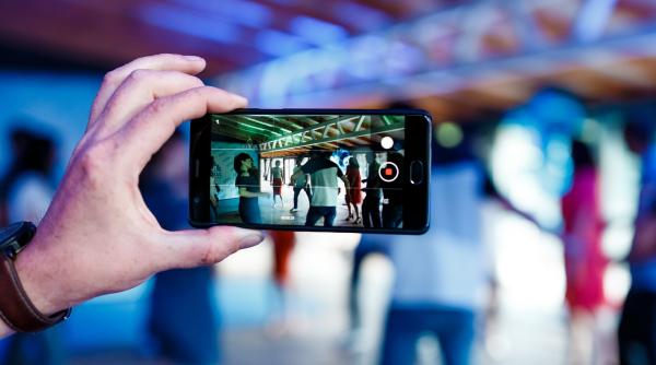 aplicatii pe care trebuie urgent sa le stergeti de pe telefon