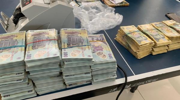 constrabandisti prinsi in flagrant perchezitii uriase ale politistilor