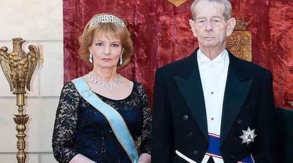 burse familia regala cine beneficiaza de bursele regele mihai i si regina ana