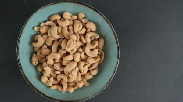 batoane cu seminte si ciocolata reteta actritei gwyneth paltrow usor de facut acasa