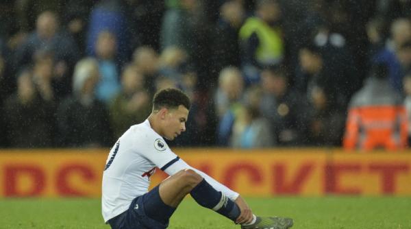 dele alli facut praf de neville si keane e jumatate din jucatorul care era