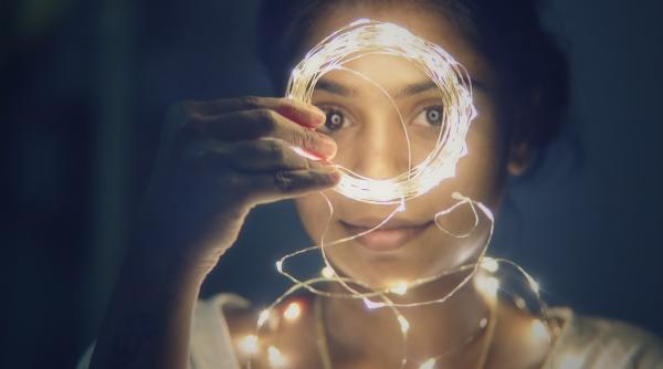 gestul banal care transforma viata unei zodii din noiembrie apar si oameni importanti