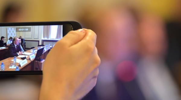 victor costache propus ministru al sanatatii s a inscris la un concurs ca sa lucreze in spitalul de stat