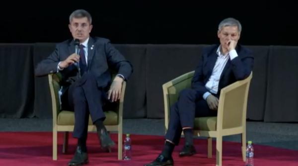barna si ciolos discurs la cluj in fata unei sali de cinema aproape goala foto