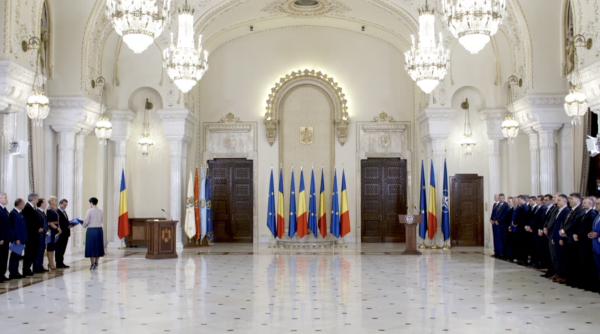 guvernul orban fotografia momentului din microbuz