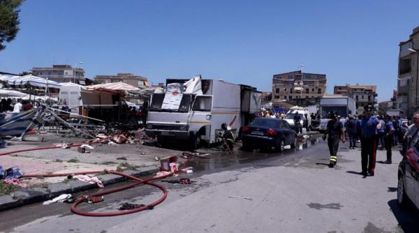 explozie puternica in italia un pompier a murit si doi sunt dati disparuti