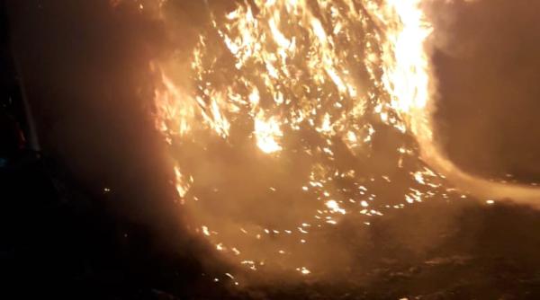 incendiu violent la statia de sortare a deseurilor din ramnicu valcea