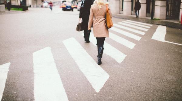 doua femei lovite de o masina in timp ce traversau strada pe trecerea de pietoni in ploiesti