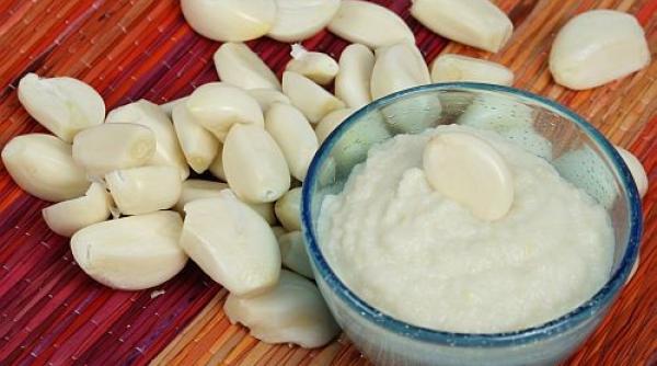 asa faci cel mai bun mujdei de usturoi ingredientul secret pe care nu l stiai