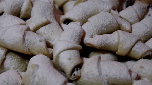 reteta cornulete de post secretul ca sa ti iasa fragede si delicioase