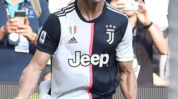 douglas costa ronaldo