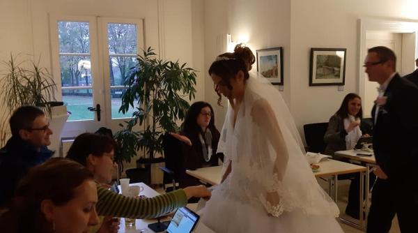 mire si mireasa au votat chiar in ziua nuntii unde au fost surprinsi foto