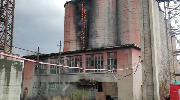 incendiu la un depozit de carbune din judetul hunedoara