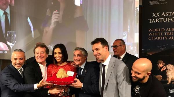 trufa alba exceptionala de 1 kg pret record la licitatie