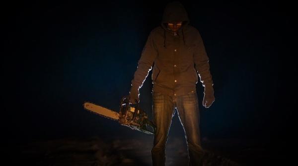 atac cu drujba la un club de noapte din vaslui bodyguarzii salvati de politie