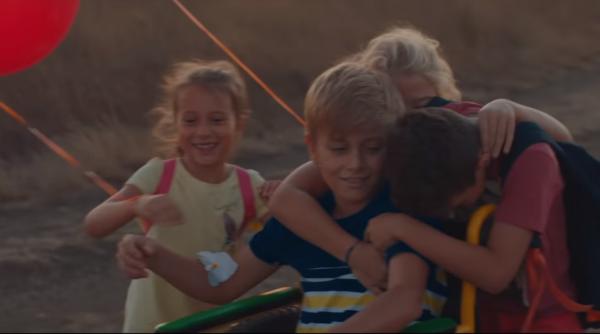 cea mai frumoasa piesae care te duce in copilarie lacrimi si piele de gaina unde e copilul care isi dorea sa fie mare