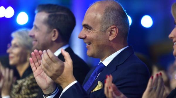 gusa despre rares bogdan liberalii i au oferit un cadou