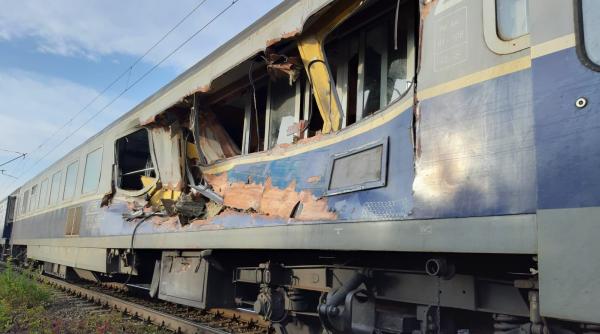 tir spulberat de tren in alba  soferul a decedat pe loc