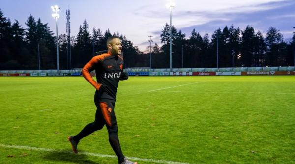 manchester united vrea sa l rascumpere pe memphis depay de la olympique lyon