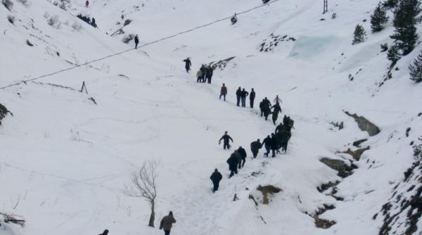 ninsoare puternica in austria 10 000 de case fara electricitate