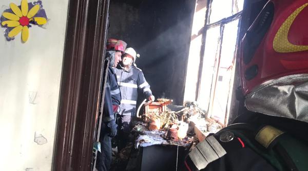 sute de elevi si cadre didactice evacuate in urma unui incendiu la o scoala