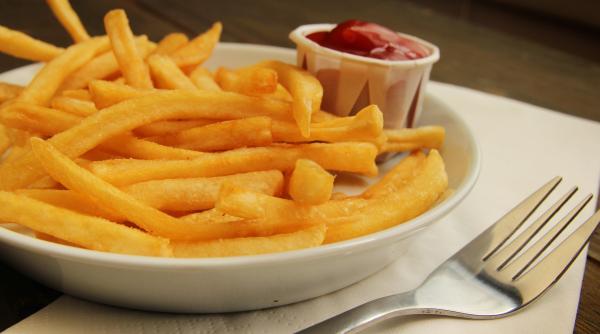 asa faci cei mai buni cartofi prajiti cea mai iubita reteta de post