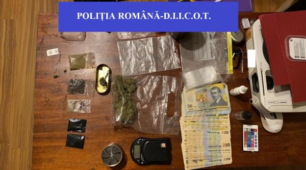 tineri retinuti pentru trafic de droguri de mare risc ce au descoperit politistii din cluj