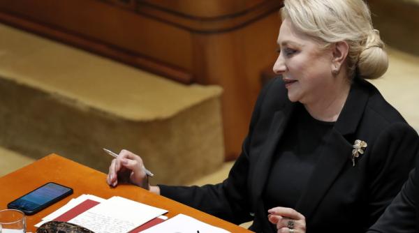 dancila a lamurit misterul broselor si al ceasului