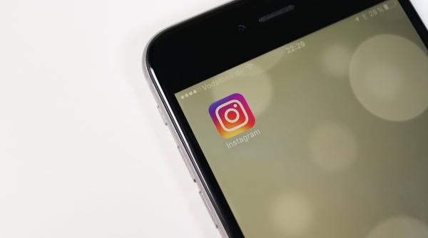 instagram testeaza ascunderea numarului de like uri