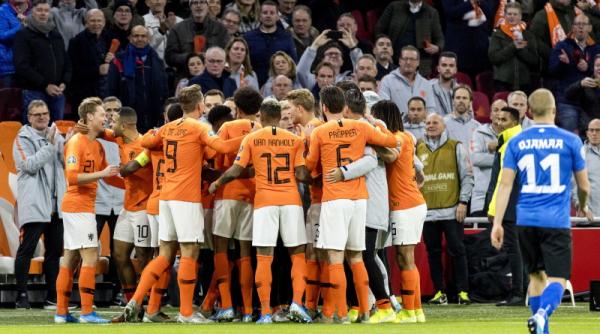 video wijnaldum si frenkie de jong au facut un gest extraordinar impotriva rasismului