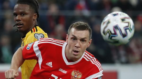 echipa nationala a belgiei acuzata pentru gafa unui aparator jucatorul si a pus tricoul altui coechipier