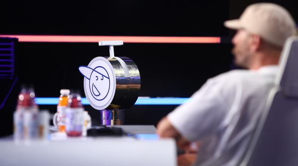 cheloo fascinat ce reusesc sa faca doar cativa oameni in toata lumea