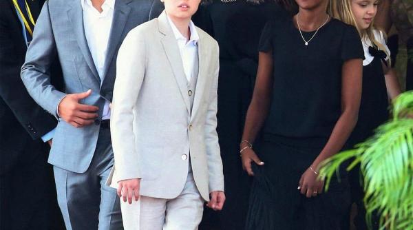 fetita actorilor angelina jolie si brad pitt vrea sa fie baiat a inceput procesul de schimbare a sexului