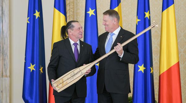 klaus iohannis la decorarea lui ivan patzaichin sunteti un adevarat ambasador al sportului al deltei dunarii