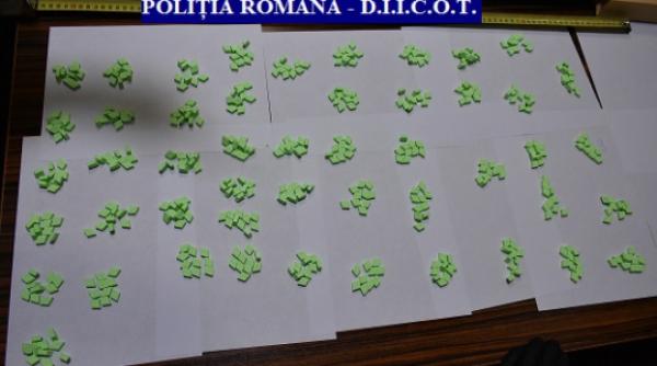 trafic cu ecstasy peste 2 000 de pastile confiscate de politie