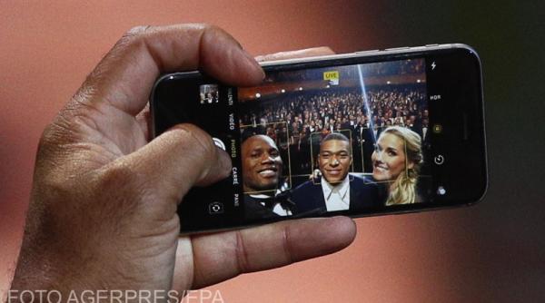 kylian mbappe a reusit sa se fotografieze cu drogba dupa 10 ani de incercari povestea care i a uimit pe toti