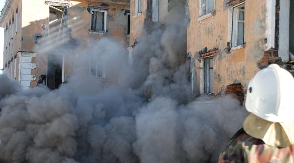 cladire de 3 etaje prabusita dupa o explozie