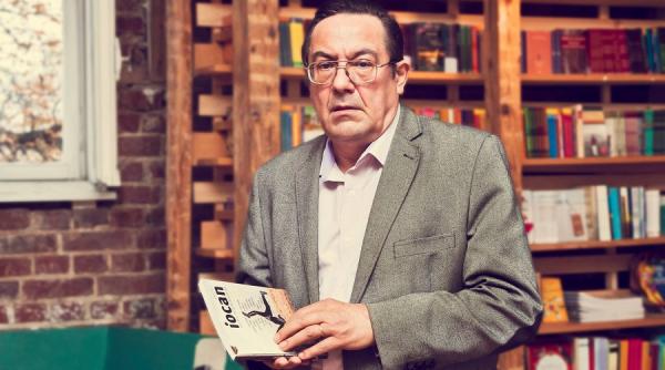 scriitor jurnalist la catavencii cu politia la usa vrea sa ma bage in puscarie