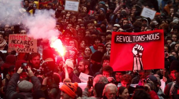 proteste violente in franta greva s ar putea prelungi pana la craciun