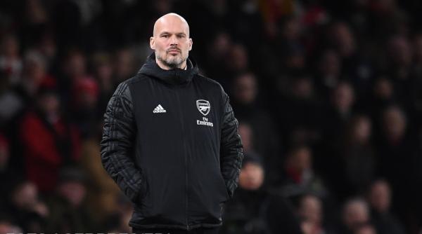 dezastru la arsenal ljungberg jucatorii sunt speriati