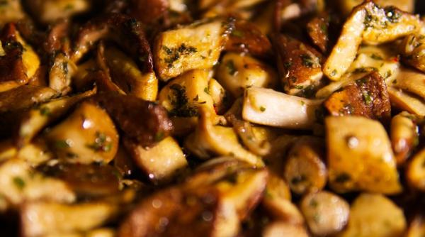 cea mai gustoasa reteta de post de la bunica ciuperci cu ceapa si usturoi la tigaie