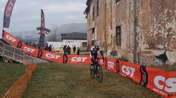 cu bicicleta la castelul brukenthal cel mai spectaculos traseu de ciclocros